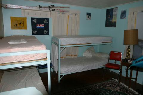 Mens Bunkroom